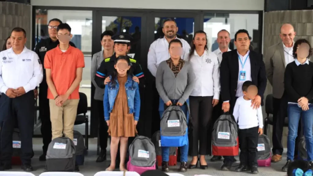 Ayuntamiento de Puebla incentiva a más de 2 mil hijas e hijos de policías con útiles escolares