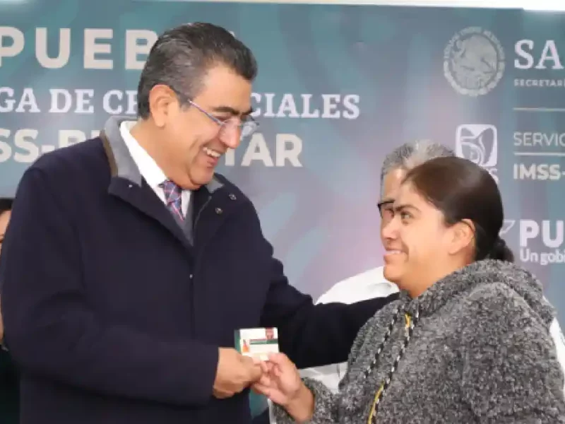 Inicia Sergio Salomón entrega de credenciales del programa IMSS-Bienestar