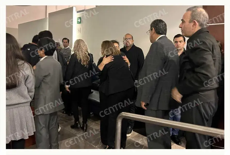 Xóchitl Gálvez y Sergio Salomón Céspedes acuden al velorio de Carlos Navarro, líder del PSI