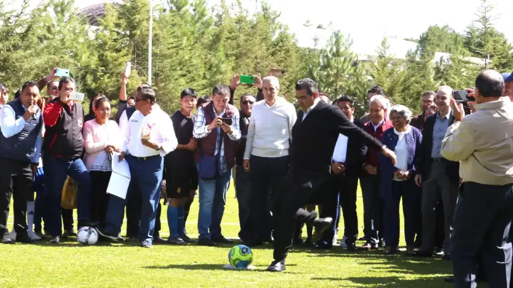 Sin distingo, gobierno de Puebla fortalece al sector educativo: Sergio Salomón