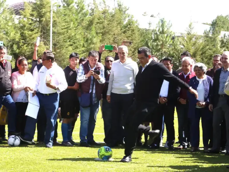 Sin distingo, gobierno de Puebla fortalece al sector educativo: Sergio Salomón