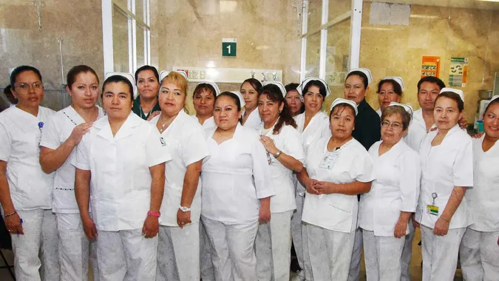 IMSS-Bienestar abre convocatoria para personal de enfermería en Puebla y 26 entidades más