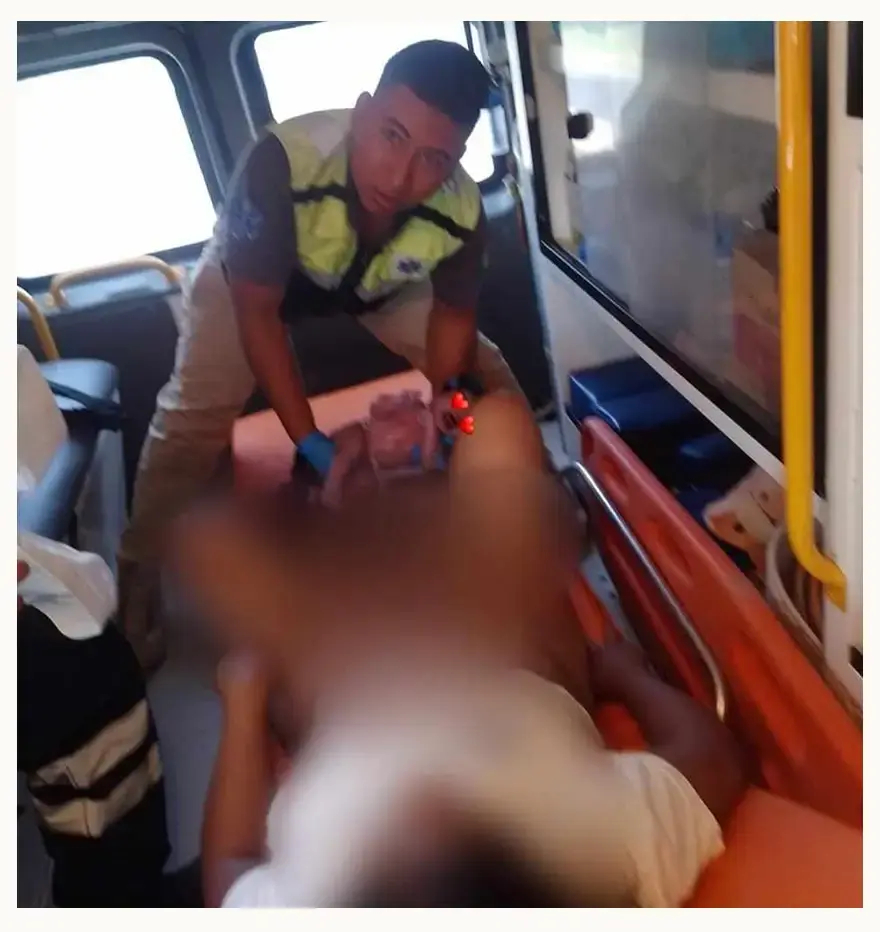 Mujer dio a luz en una ambulancia de Huaquechula, Puebla 