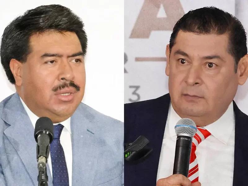 Javier Aquino y Alejandro Armenta se reunieron con presidentes municipales electos para proceso de transición 