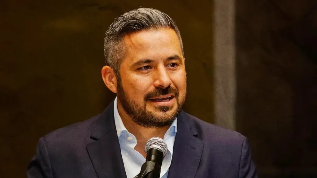 Adán Domínguez no descarta entregar bonos a trabajadores del Ayuntamiento de Puebla 
