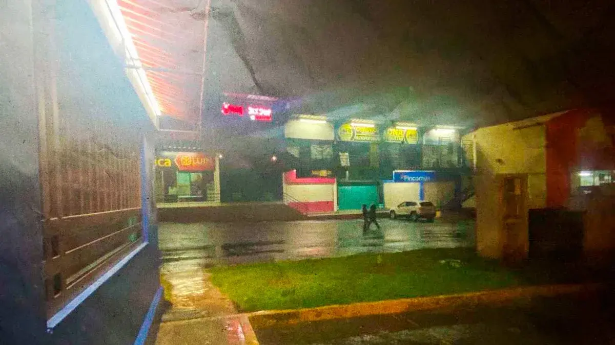 Ataque a tienda de lencería del Mercado Independencia en Puebla deja dos mujeres heridas 