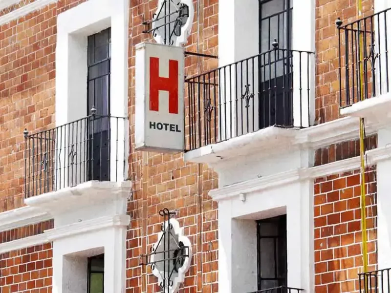 Hoteleros de Puebla consideran insuficiente el cobro de impuesto a Airbnb, Booking y Tripadvisor