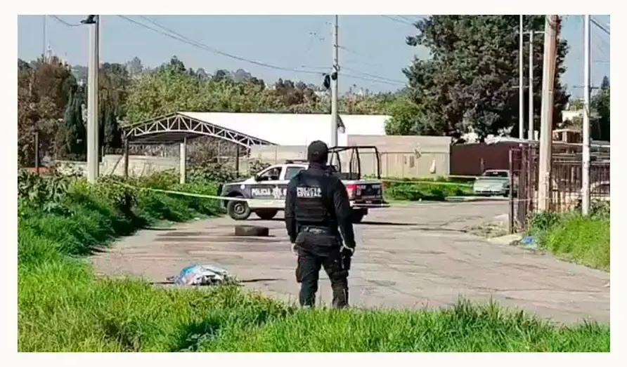 Con mensajes de amenaza, abandonan cuerpos en la CAPU y Cuautlancingo; están relacionados con narcomenudistas 