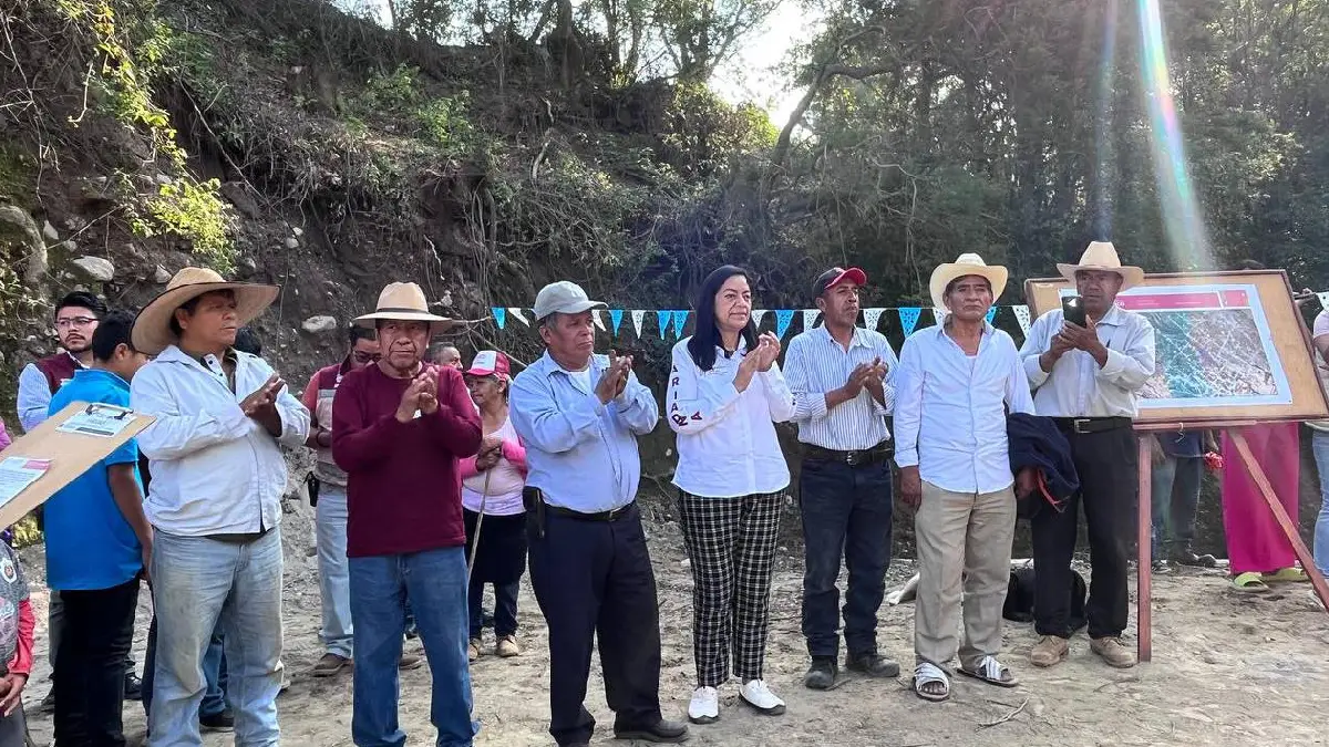 Gobierno de Ariadna Ayala contribuye a mejorar la movilidad en caminos rurales