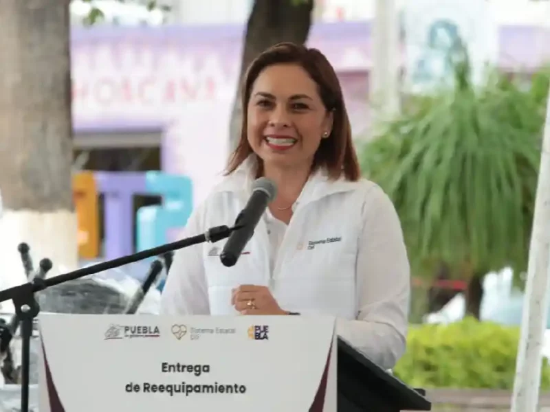 Encabeza Gaby Bonilla entrega de apoyos en Santo Tomás Hueyotlipan