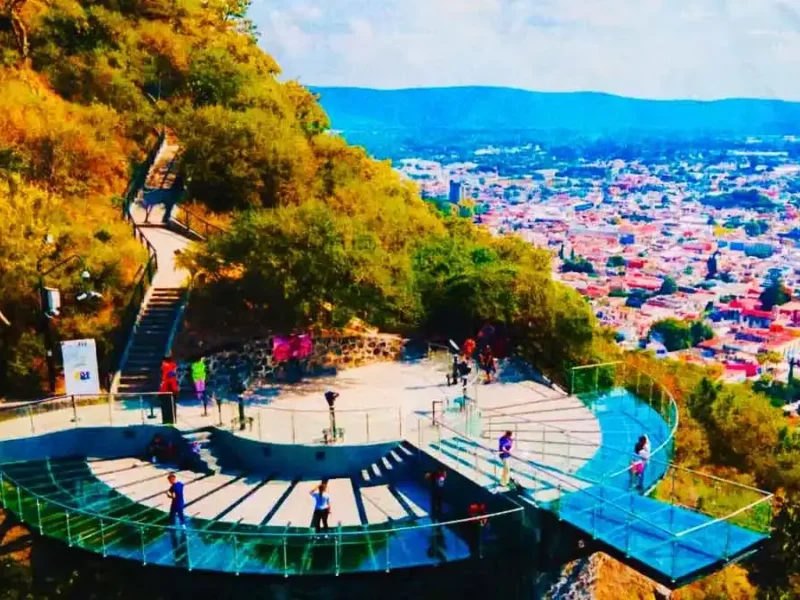 Cae niño de dos años del mirador de cristal de Atlixco
