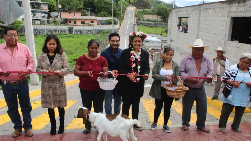 Ariadna Ayala impulsa obras con sentido social en juntas auxiliares para mejorar la calidad de vida