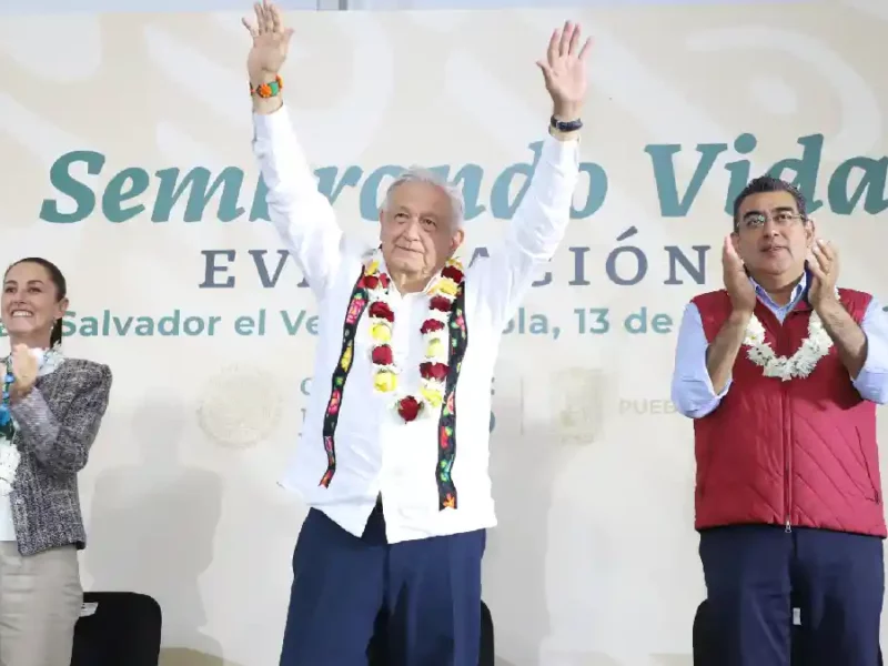 Realizan gira de trabajo por Puebla AMLO y Claudia Sheinbaum; garantizan continuidad de programas sociales