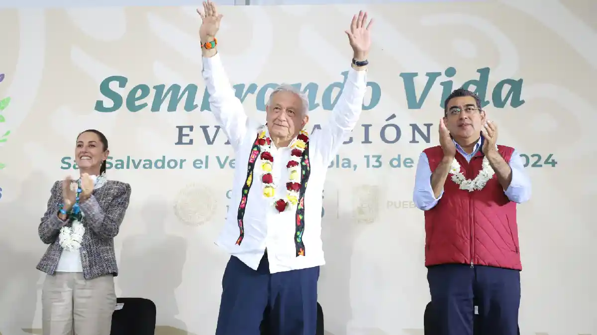 Realizan gira de trabajo por Puebla AMLO y Claudia Sheinbaum; garantizan continuidad de programas sociales