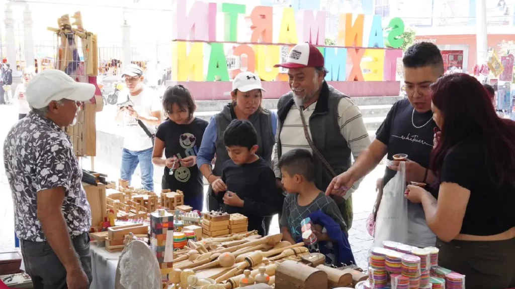 Éxito rotundo en la expo-venta artesanal de Texmelucan