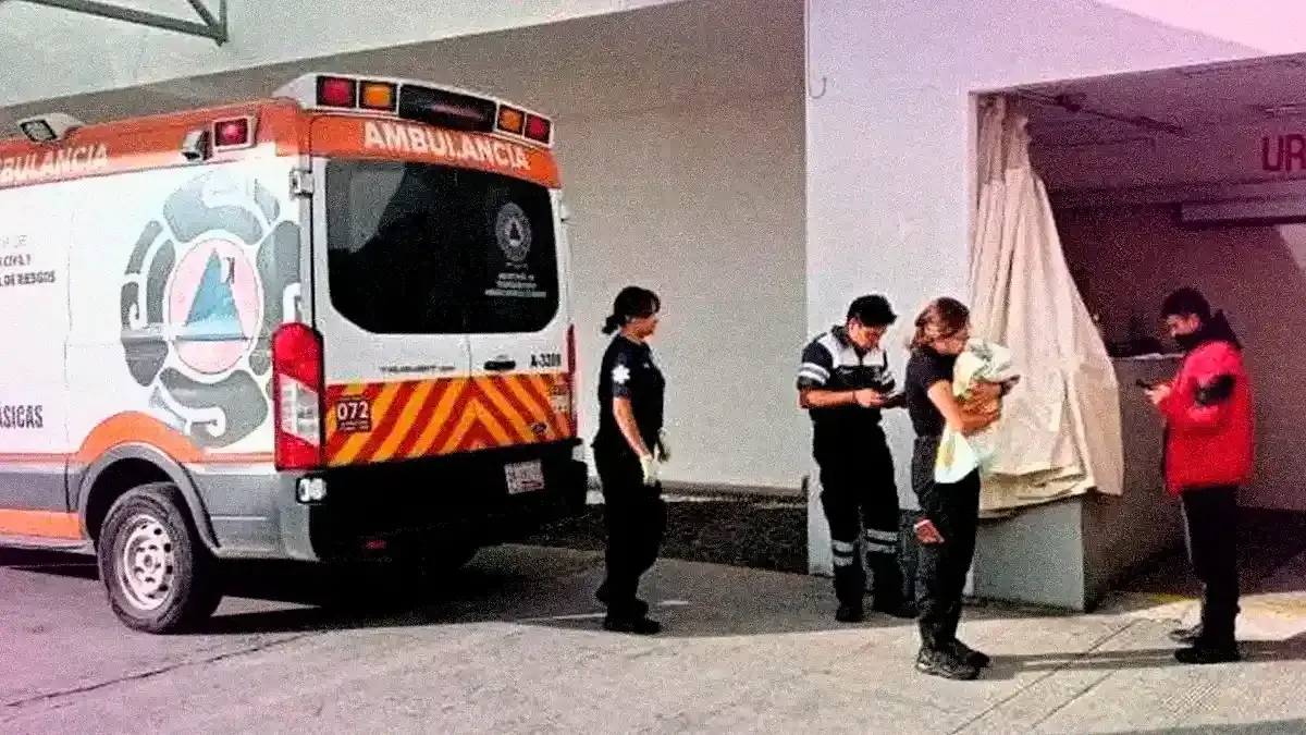 Mujer dio a luz en su casa en la Aquiles Serdán, Puebla; paramédicos recibieron al bebé