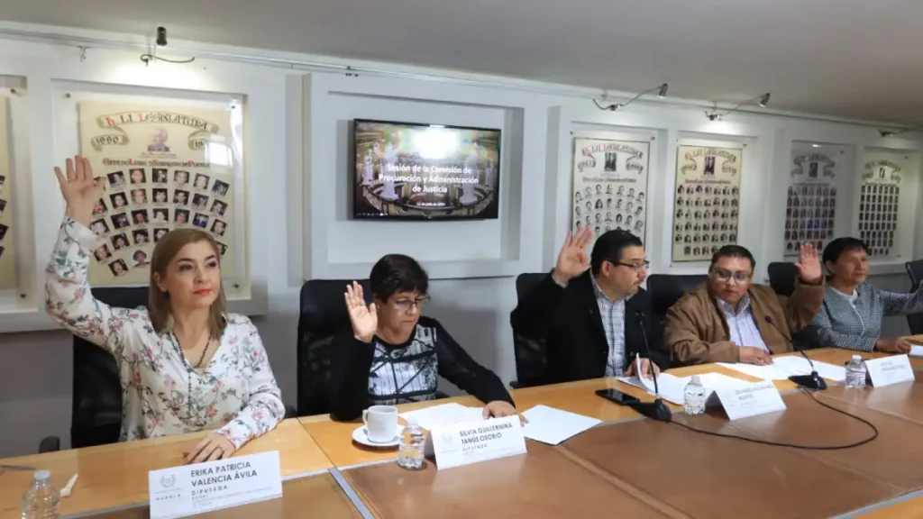 Aprueba Comisión del Congreso reformas al Código Penal sobre el aborto