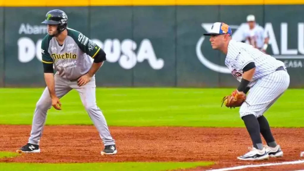 Pericos de Puebla y Tigres de Quintana Roo empatan la serie tras doble juego