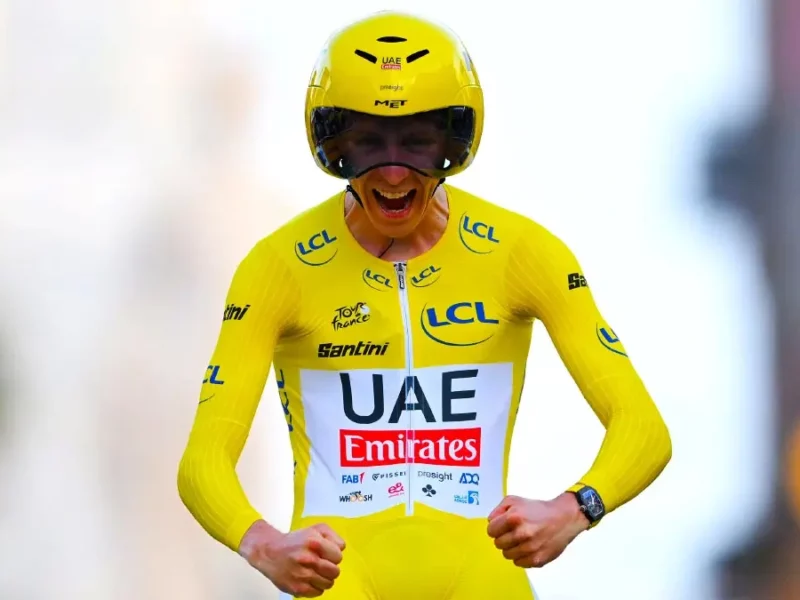 Tadej Pogacar ganador de etapa y campeón del Tour de Francia 2024