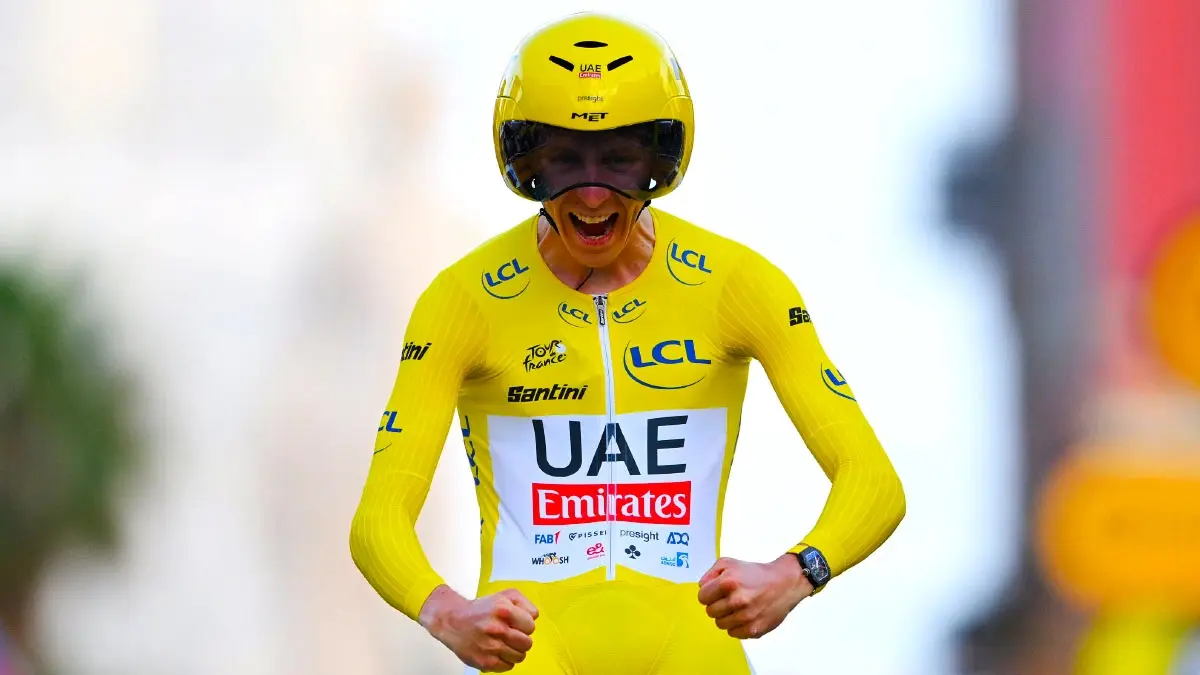 Tadej Pogacar ganador de etapa y campeón del Tour de Francia 2024