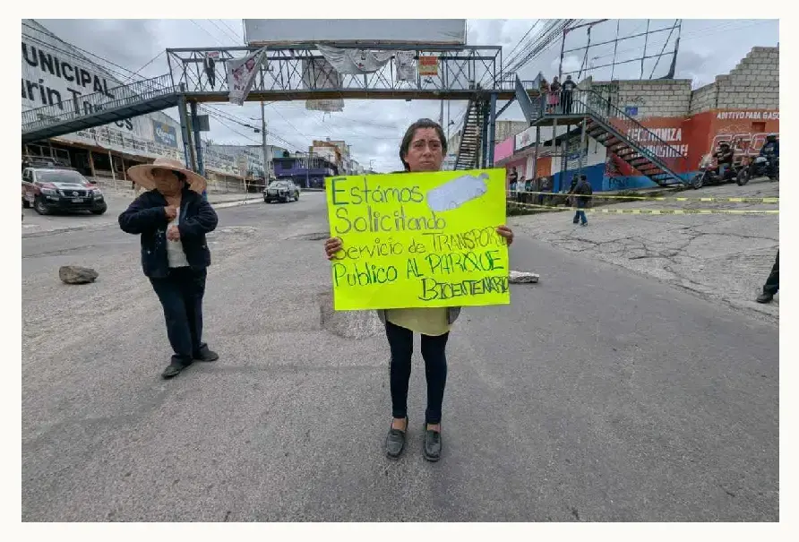 Manifestantes bloquean la carretera a Valsequillo por casi tres horas; exigen mejoras en transporte público 