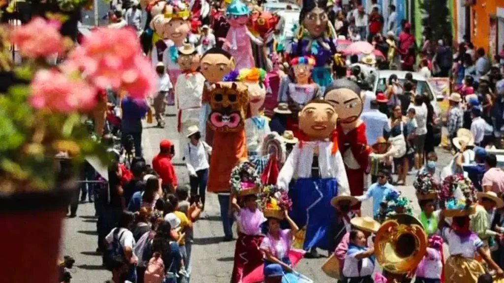 Únete a las tradiciones de Atlixco y sé parte del desfile de mojigangas 2024