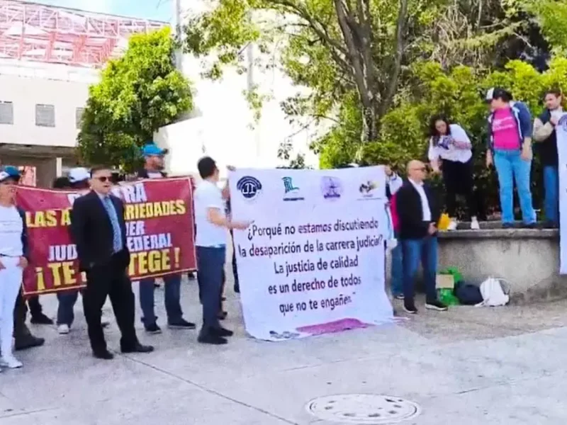 Trabajadores del Poder Judicial en Puebla se manifiestan contra reforma propuesta por AMLO
