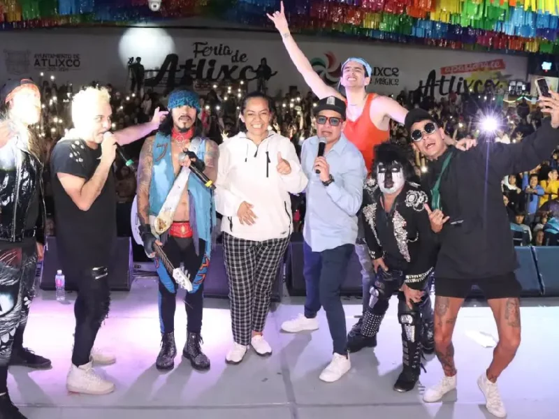 Noche de Slam y Rock en la Feria de Atlixco con la representación de las Víctimas del Doctor Cerebro