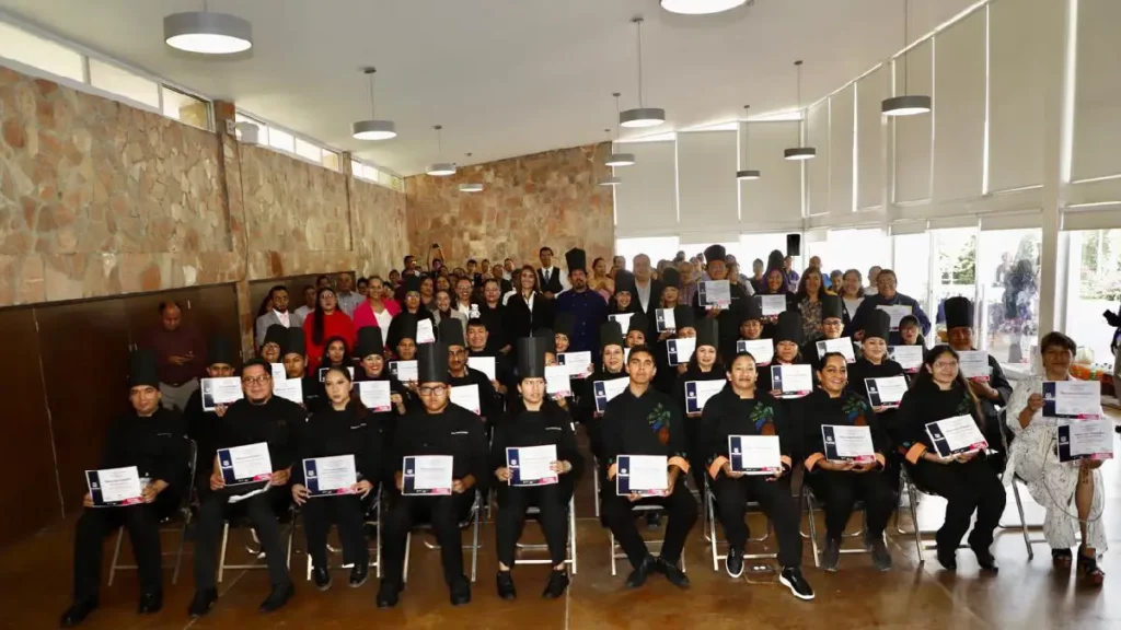 SMDIF Puebla gradúa a la séptima generación de la carrera de gastronomía