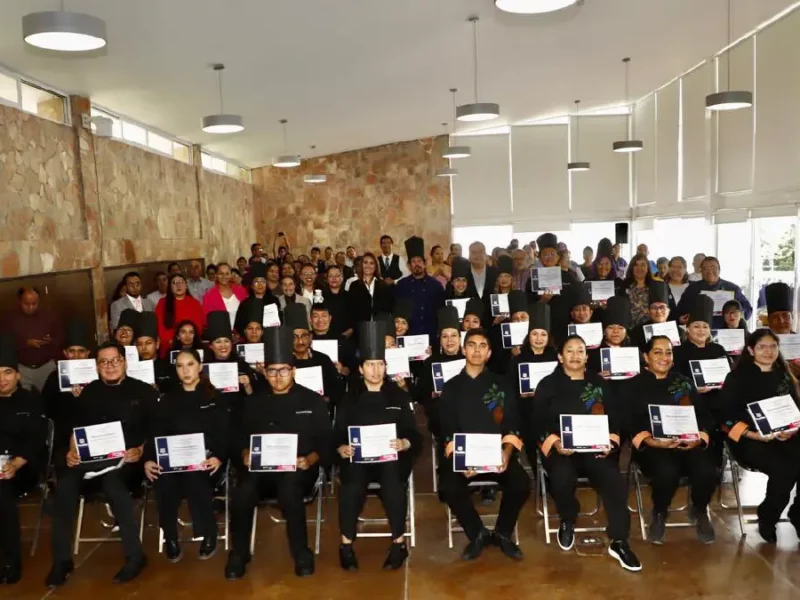 SMDIF Puebla gradúa a la séptima generación de la carrera de gastronomía