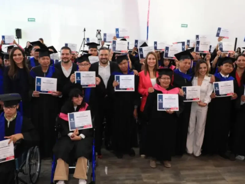 SMDIF gradúa a 62 personas con dispacacidad en talleres de inclusión laboral y en educación básica