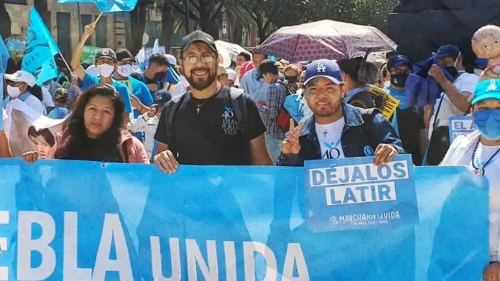 Grupos antiderechos exigen al Gobierno de Puebla vetar la despenalización del aborto