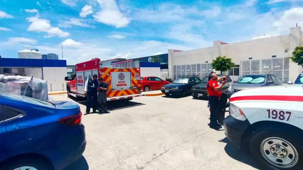Desalojan a médicos y pacientes del Hospital General de Cholula por fuga de gas 