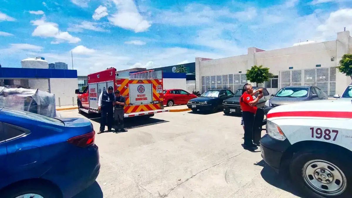 Desalojan a médicos y pacientes del Hospital General de Cholula por fuga de gas