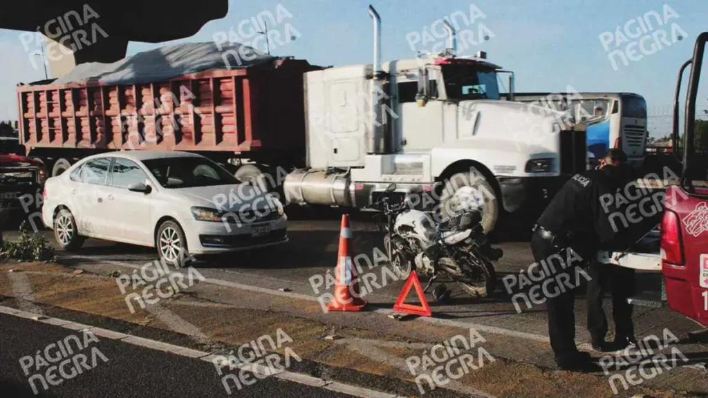 Motociclista murió tras chocar contra camellón y salir expulsado sobre la autopista México-Puebla
