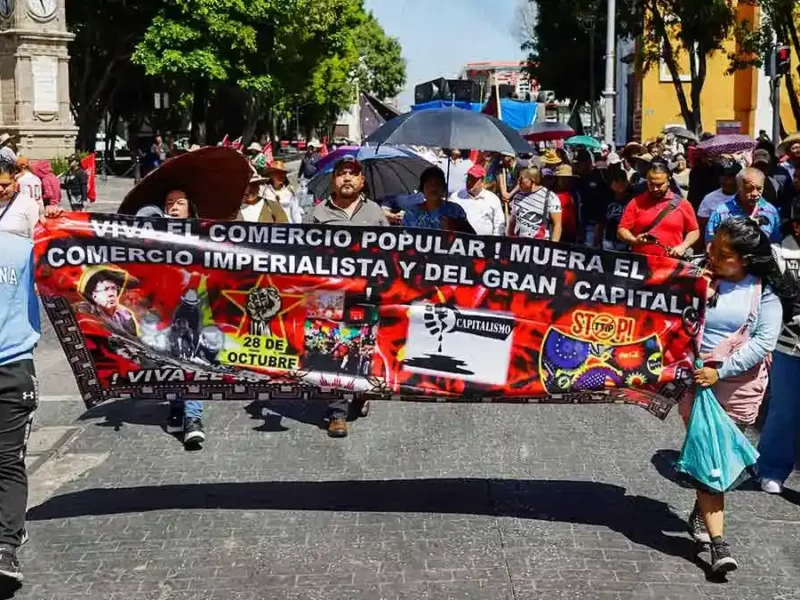 UPVA "28 de octubre" instala plantón y causa caos en el Centro de Puebla