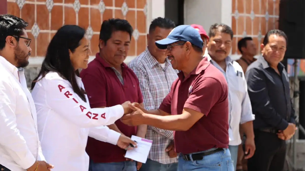Ariadna Ayala entrega nuevo parque vehicular para mejorar servicios en Atlixco