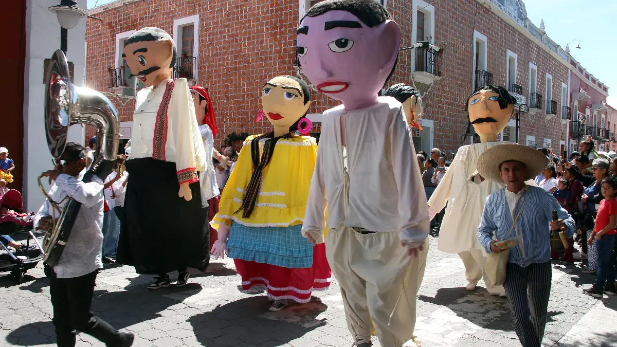 Atlixco sigue de fiesta; ven al gran desfile de mojigangas este domingo