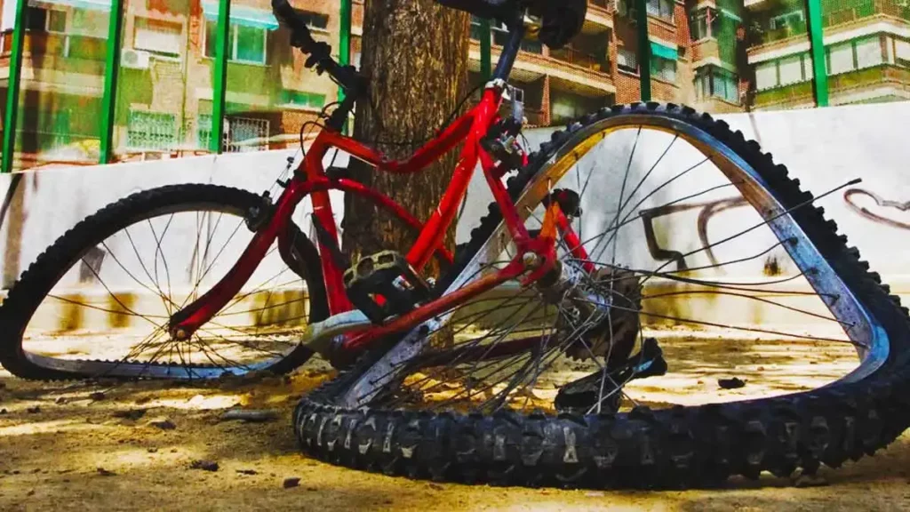 Pobladores de Juan C. Bonilla retienen a presunto ladrón de bicicletas
