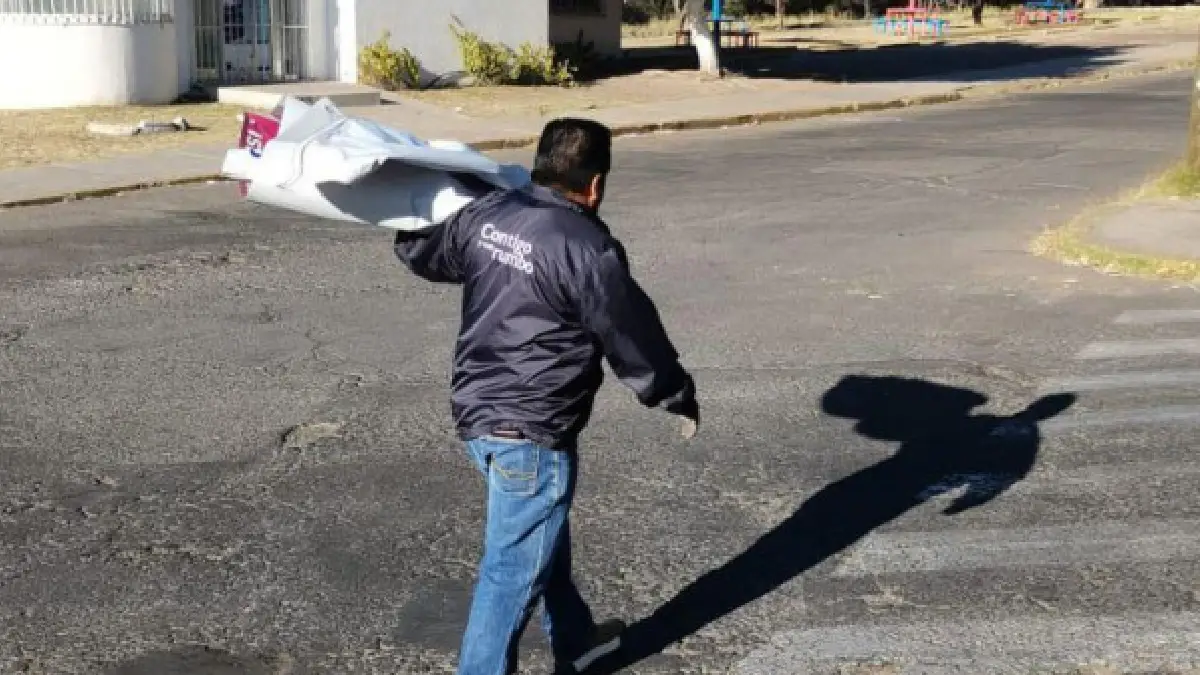 Ayuntamiento de Puebla continúa con el retiro de publicidad irregular