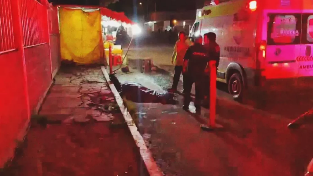 Peatón murió atropellado en Cuautlancingo tras bajarse de la banqueta por obstrucción de puesto ambulante