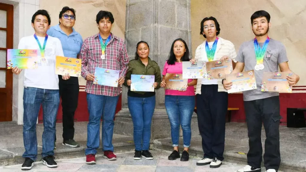 Estudiantes BUAP triunfan en Singapur y obtienen medallas en Olimpiada de Matemáticas 