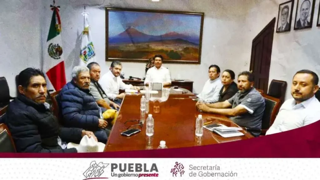 Segob y ejidatarios acuerdan reabrir un carril de la autopista México-Puebla