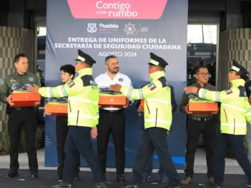 Ayuntamiento de Puebla dignifica labor del personal de SSC con uniformes nuevos