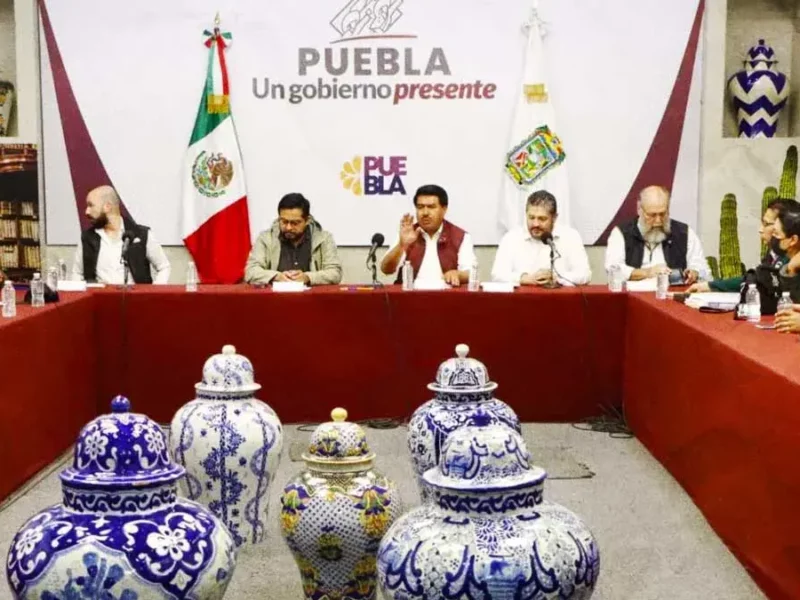 Autoridades federales y estatales se reúnen con ejidatarios para levantar bloqueo en la autopista México-Puebla 