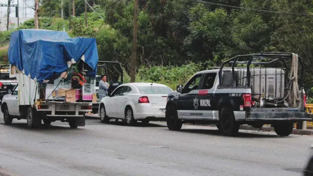 Encuentran cuerpo de hombre con herida en el cuello junto al río Atoyac en Cuautlancingo