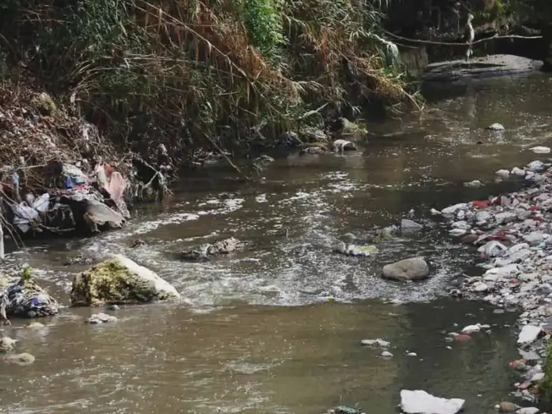Encuentran cuerpo en estado de descomposición flotando en el Río Alseseca