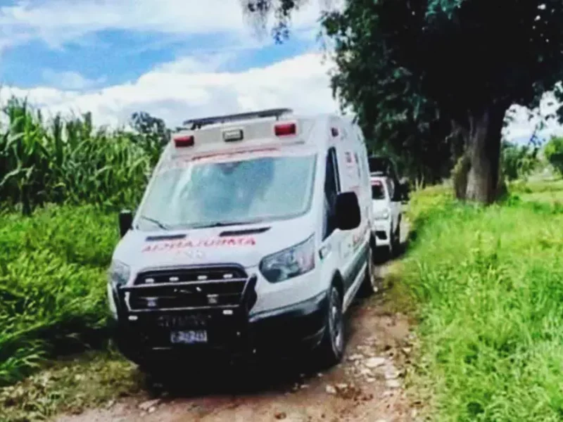 Sin una pierna y baleado, encuentran cuerpo en canal de riego en Tehuacán, Puebla