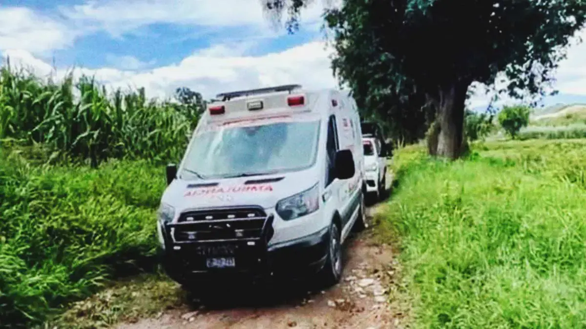 Sin una pierna y baleado, encuentran cuerpo en canal de riego en Tehuacán, Puebla