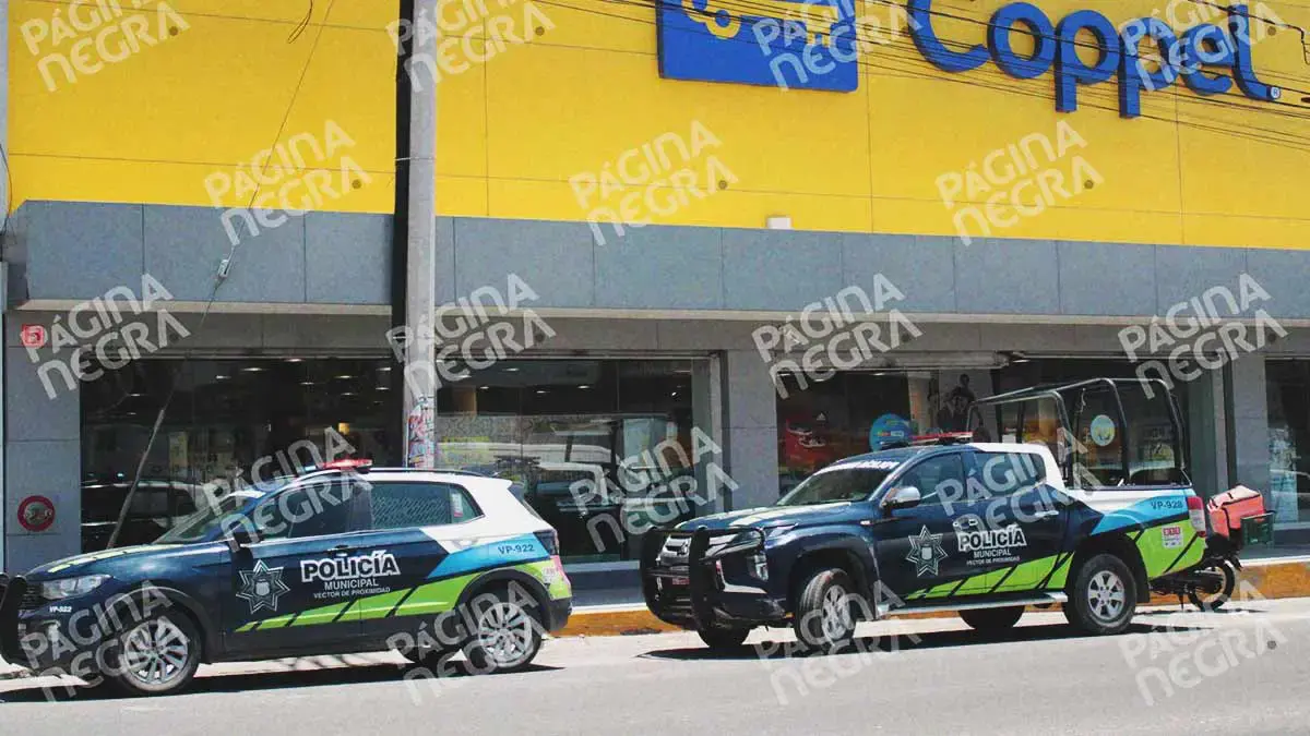 Con martillos, delincuentes asaltan Coppel de Totimehuacan; roban decenas de celulares